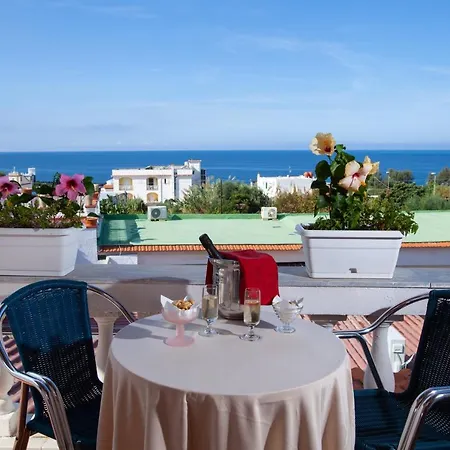 Ischia Onda Blu ホテル
