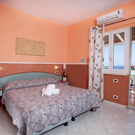 Hotel Ischia Onda Blu 3*