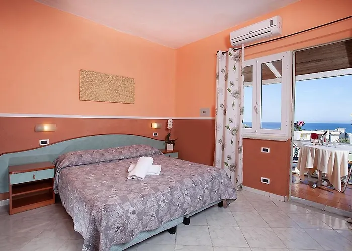 Hotel Ischia Onda Blu 3*